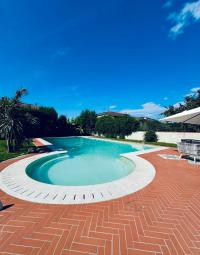 Villa in vendita a Carrara