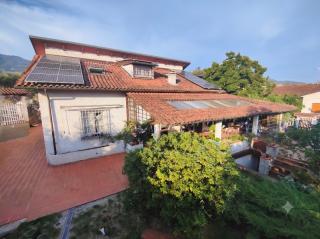 Casa singola in vendita a Massa