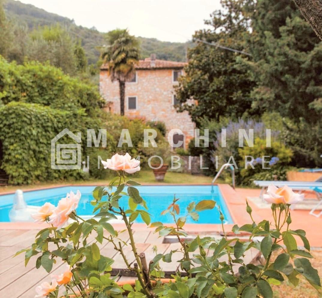 Country house for sale in Lucca