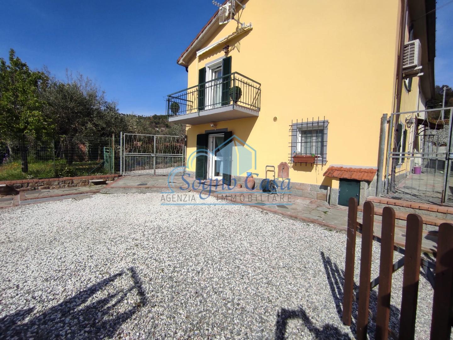 Casa semindipendente in vendita a Castelnuovo Magra (SP)