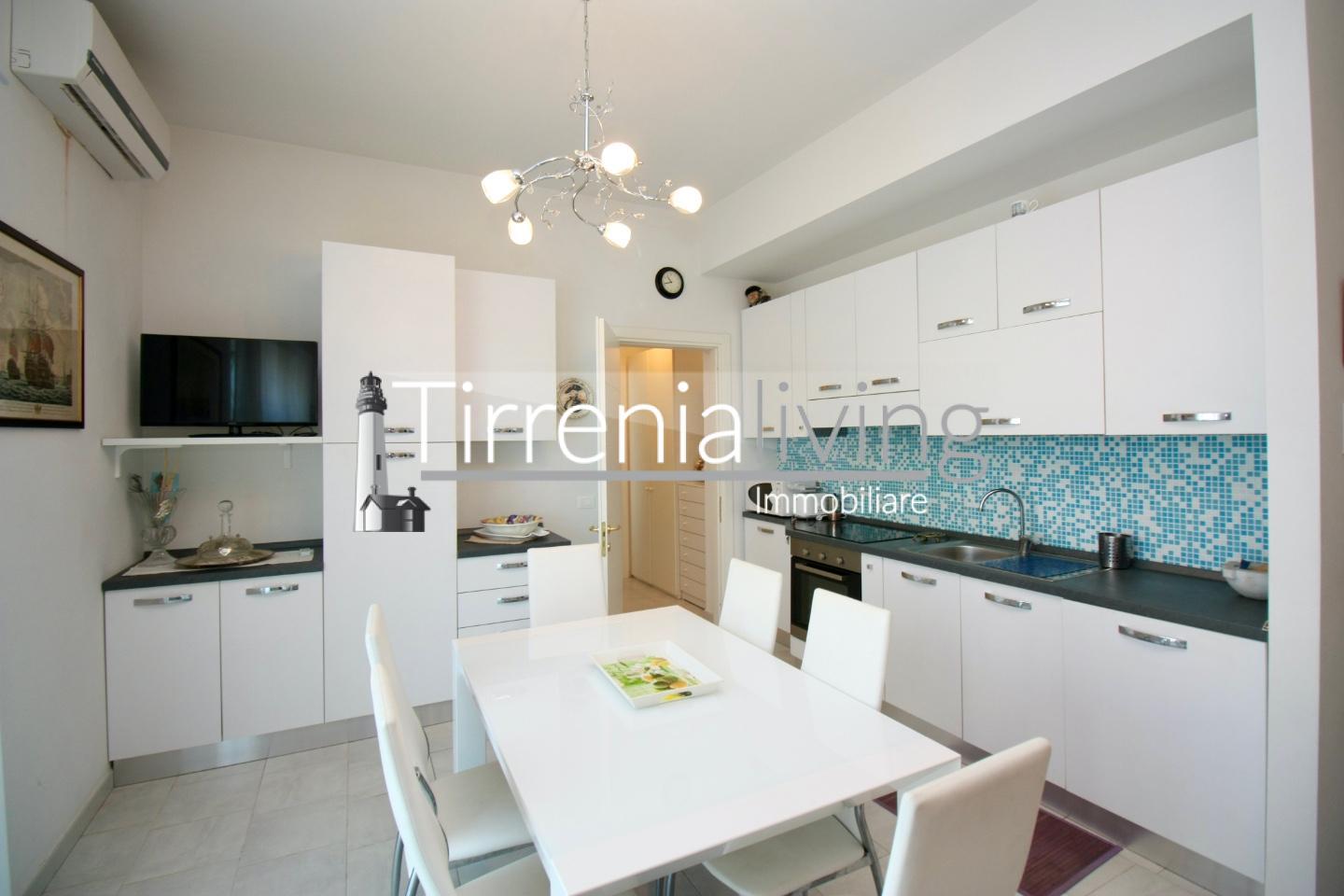 Apartment for holiday rentals, ref. A-550