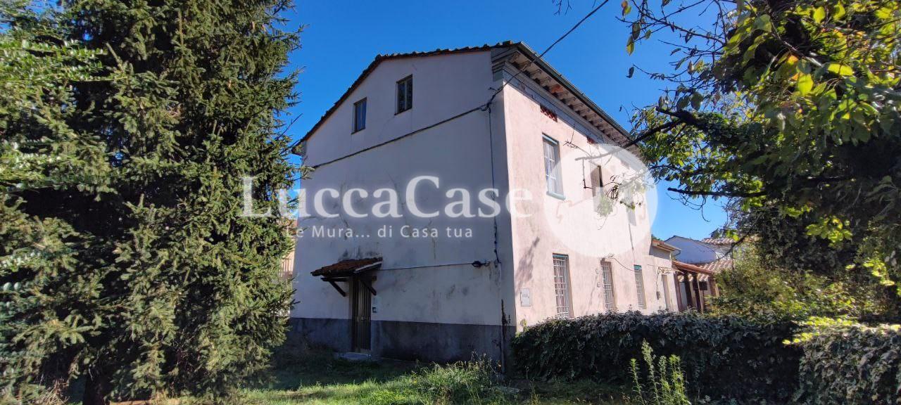 Single-family house for sale in Lucca
