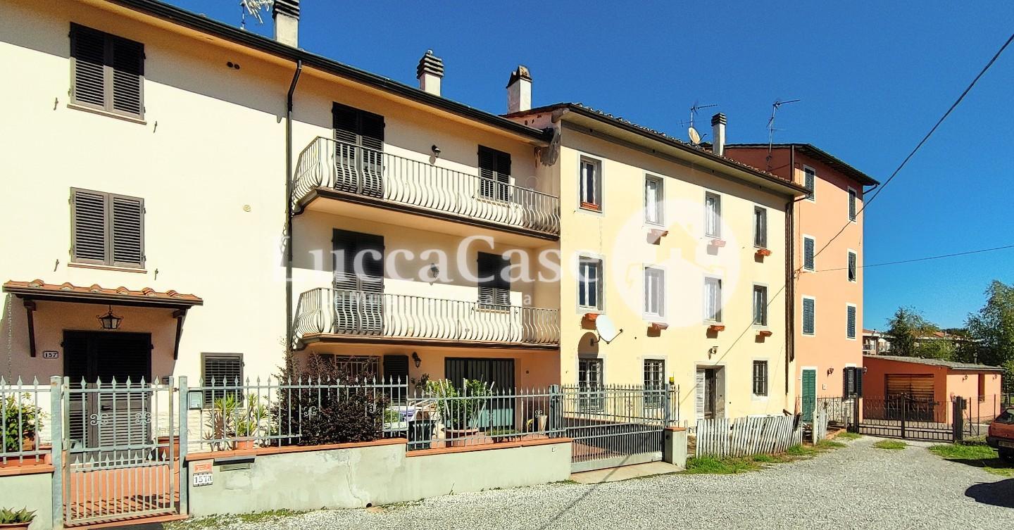 Townhouses for sale, ref. E020G