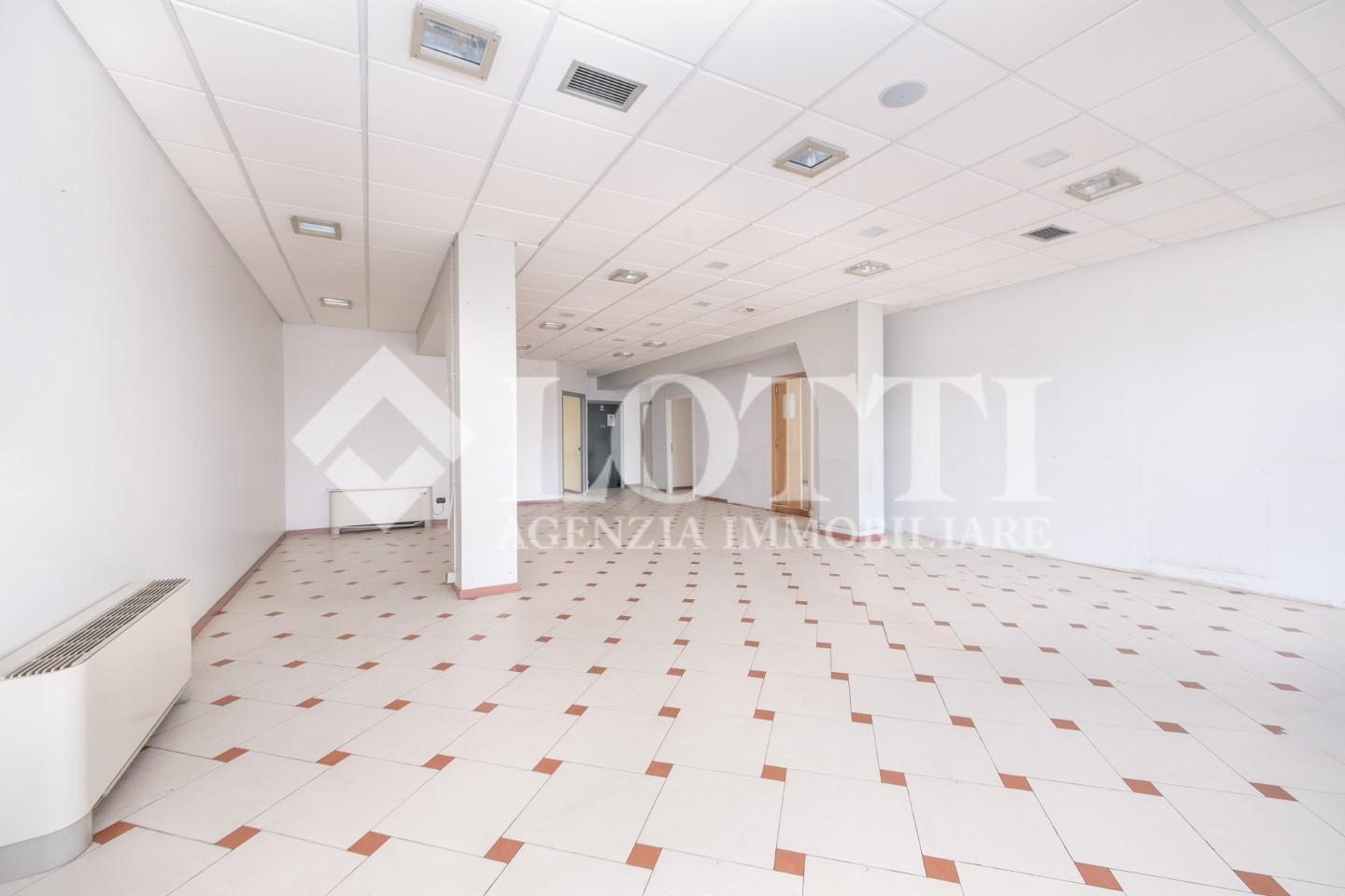 Business mall for commercial rentals in Calcinaia (PI)