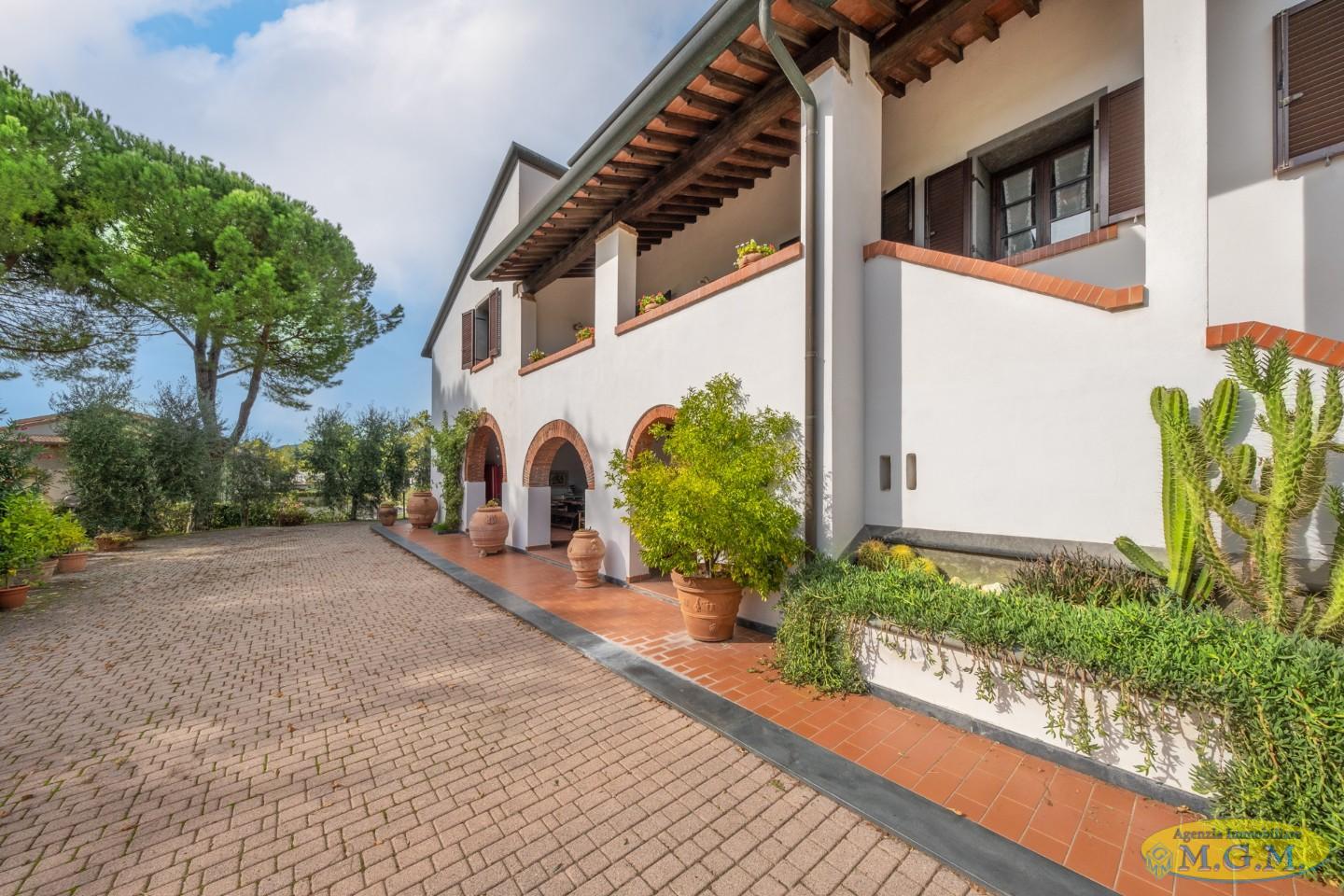 Mgmnet.it: Villa in vendita a Calcinaia