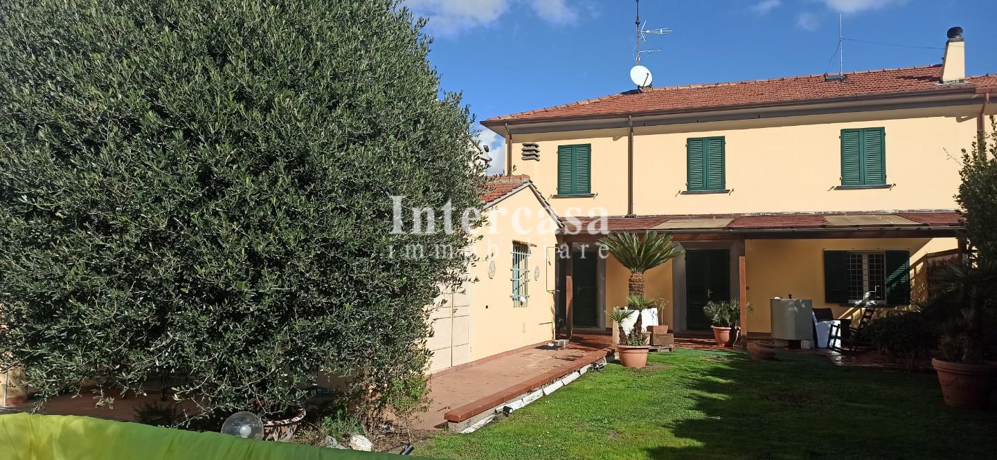 Semi-detached house for sale in San Giuliano Terme (PI)