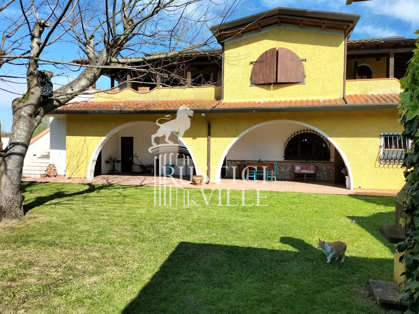 Villa in vendita a Capannori (12/65)