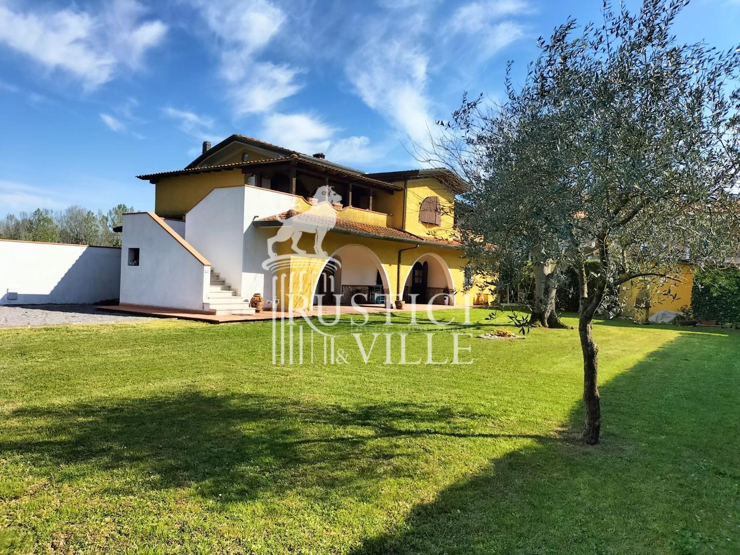 Villa on sale to Capannori (Lucca)
