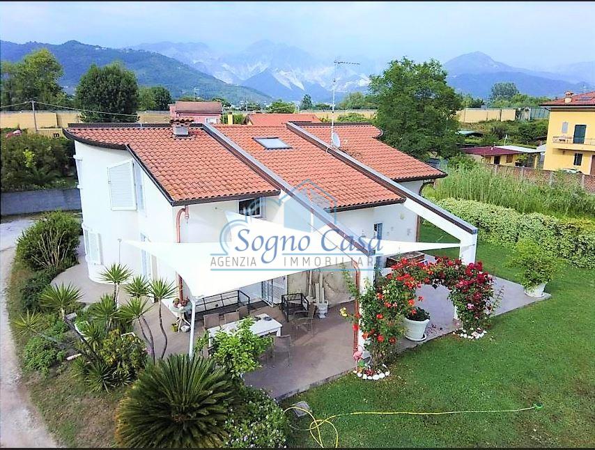 Villa in vendita a Marina Di Carrara, Carrara (MS)