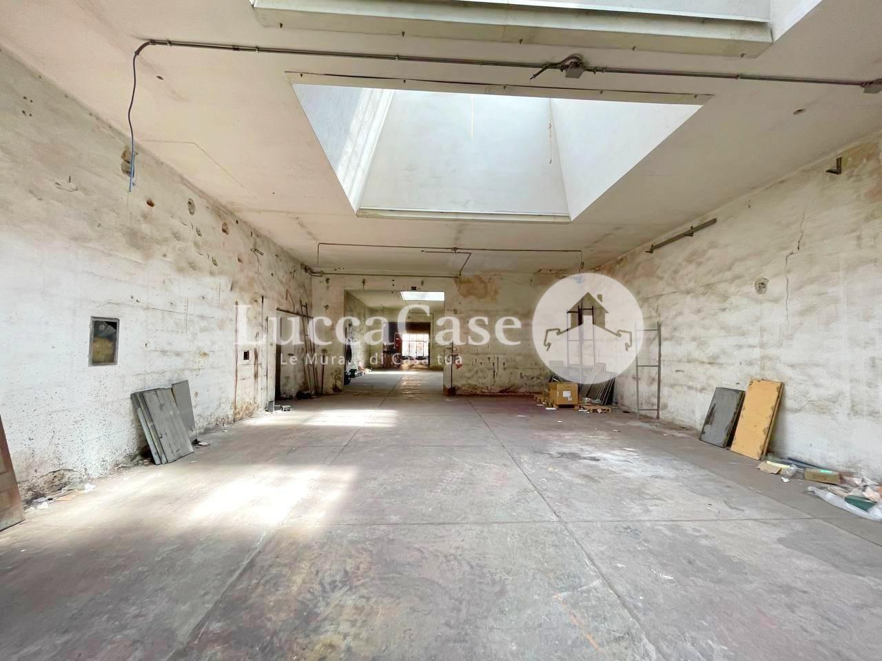 Warehouse for commercial rentals, ref. EF017P