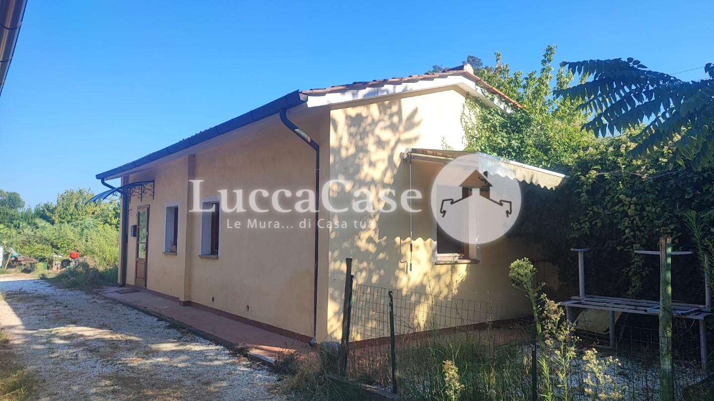 Single-family house for rent in Vecchiano (PI)