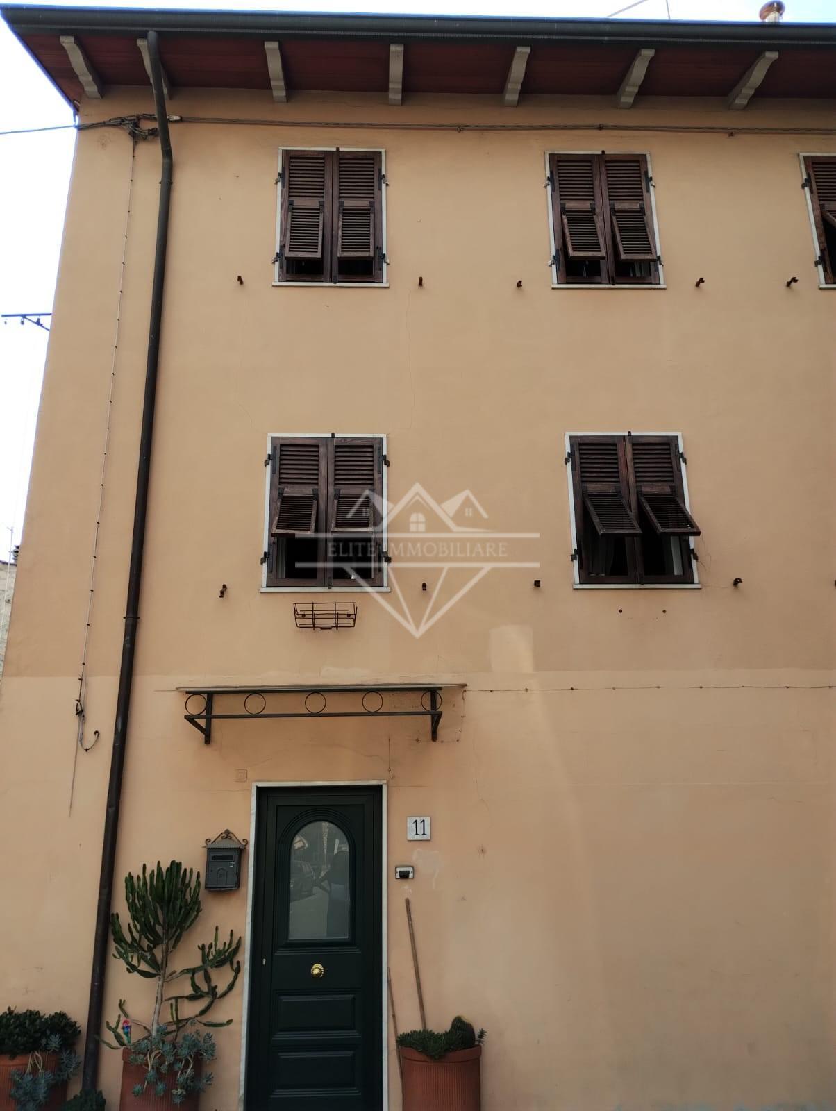Terratetto in vendita a Avenza, Carrara (MS)