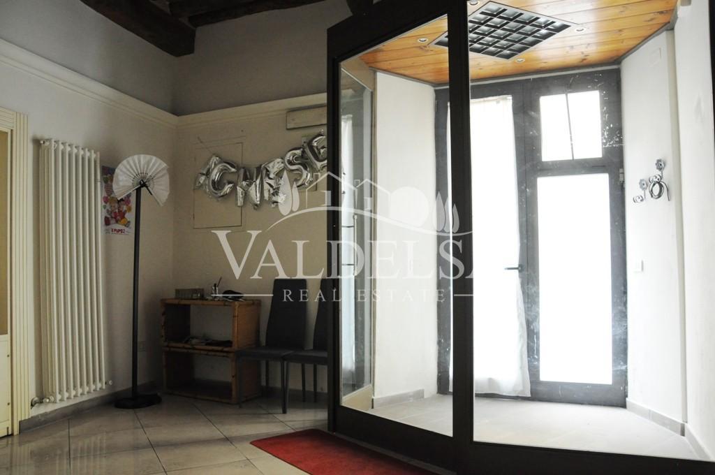 Business mall for sale in Poggibonsi (SI)