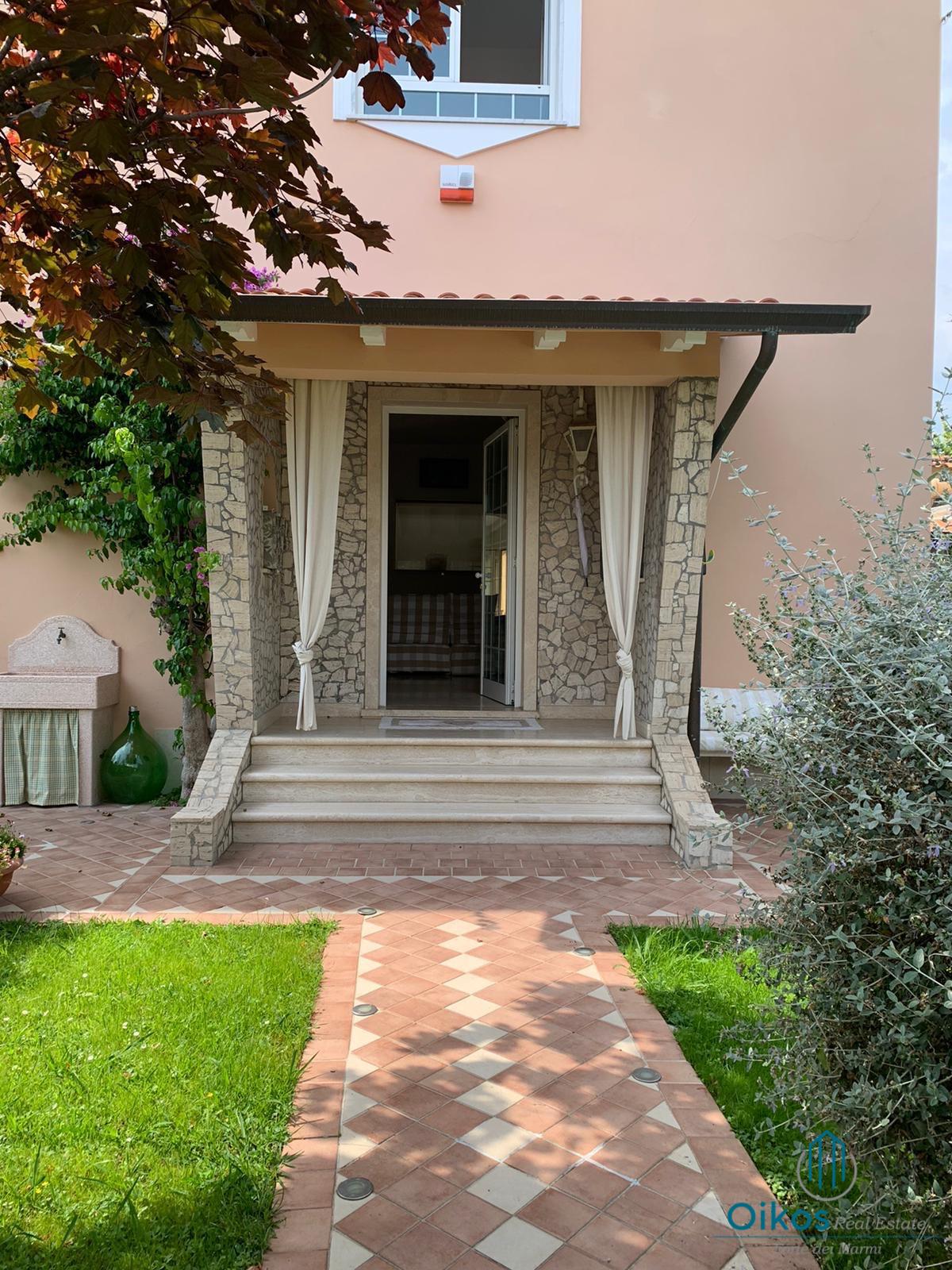 Single-family house in Marina Di Massa