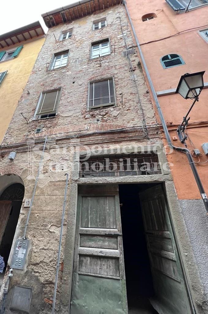 Builiding for sale in Pisa