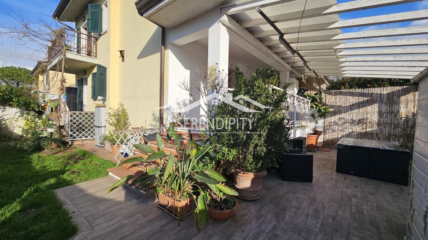 Terraced house for sale in Carrara (MS)