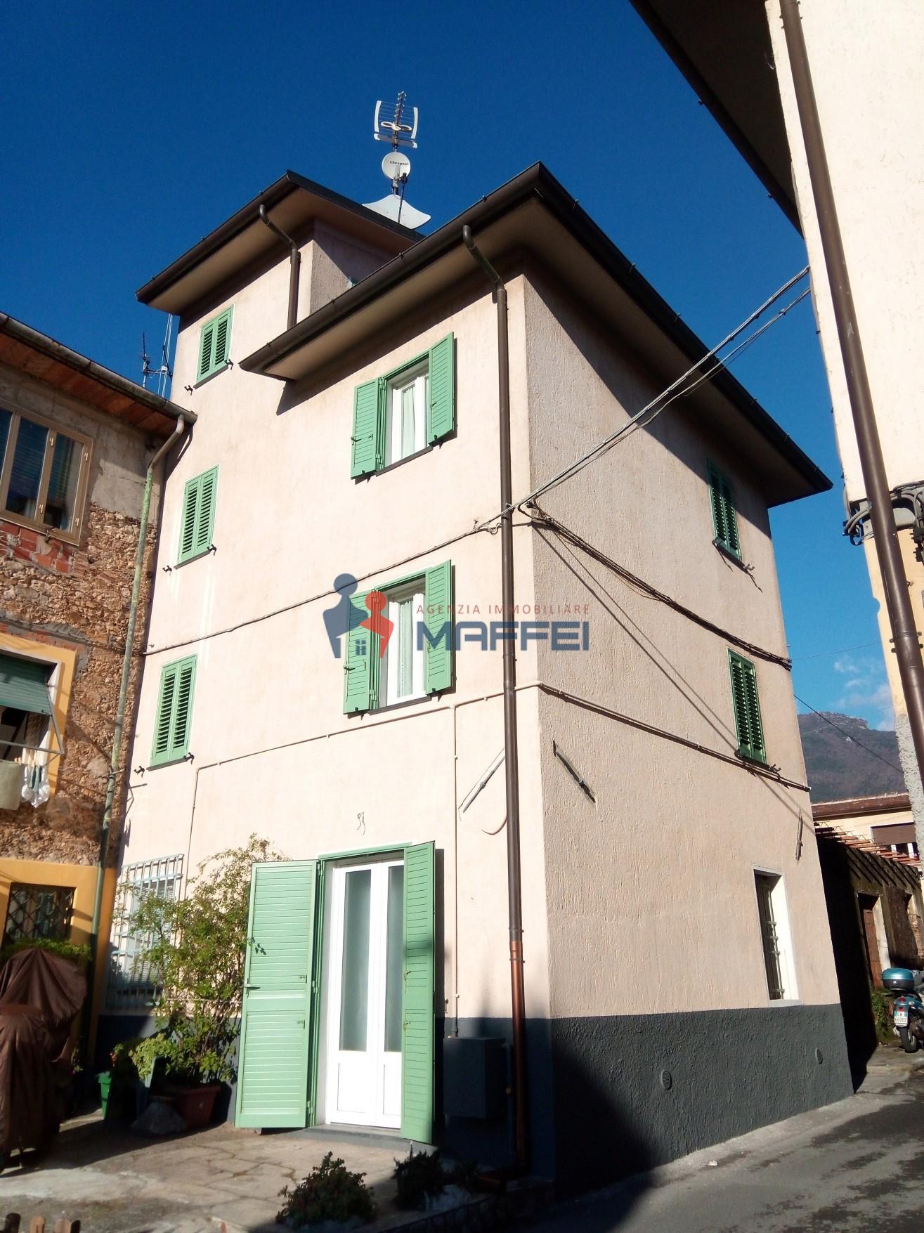 Casa semindipendente in vendita a Camaiore (LU)