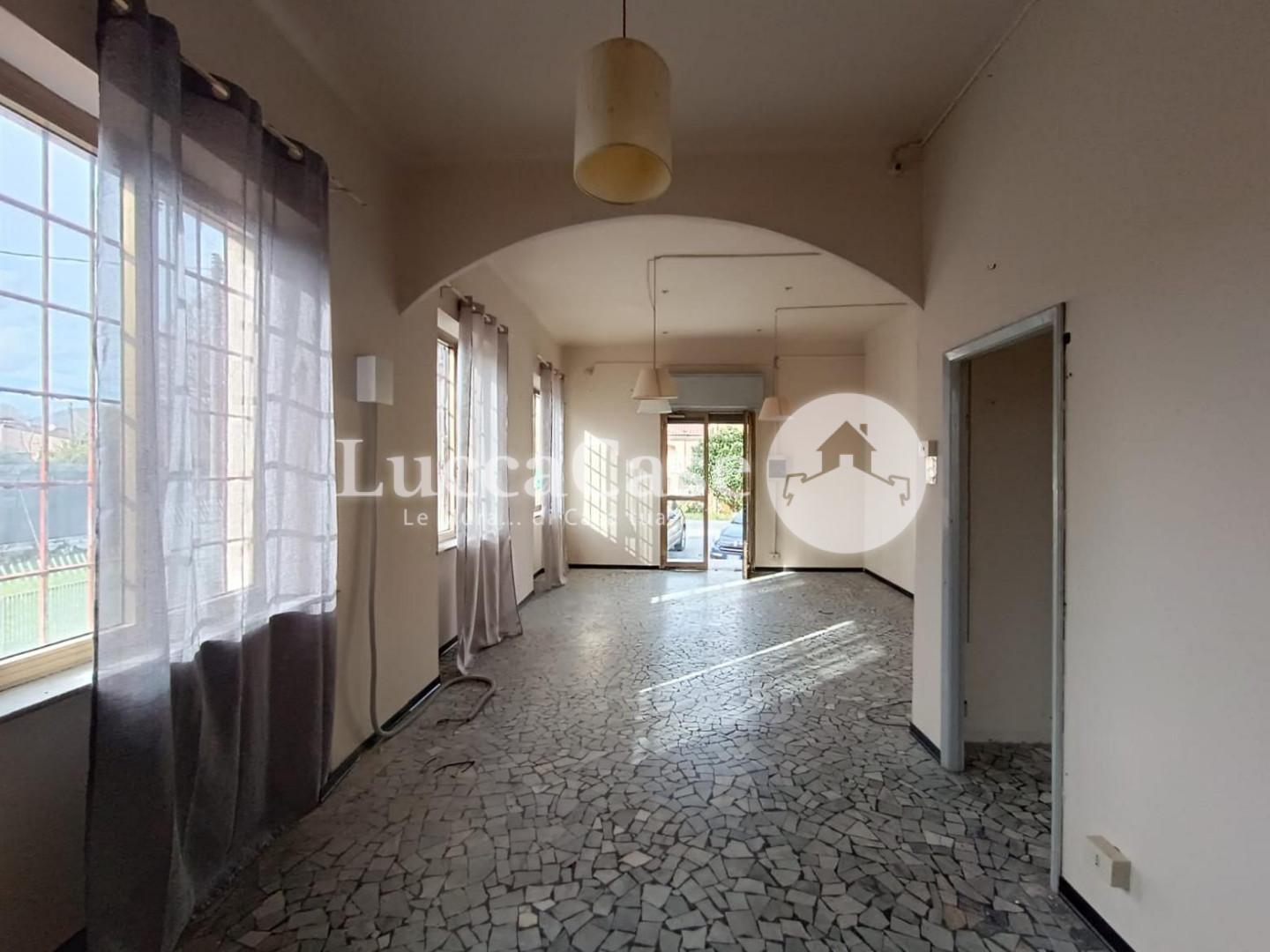Business mall for commercial rentals in Lucca