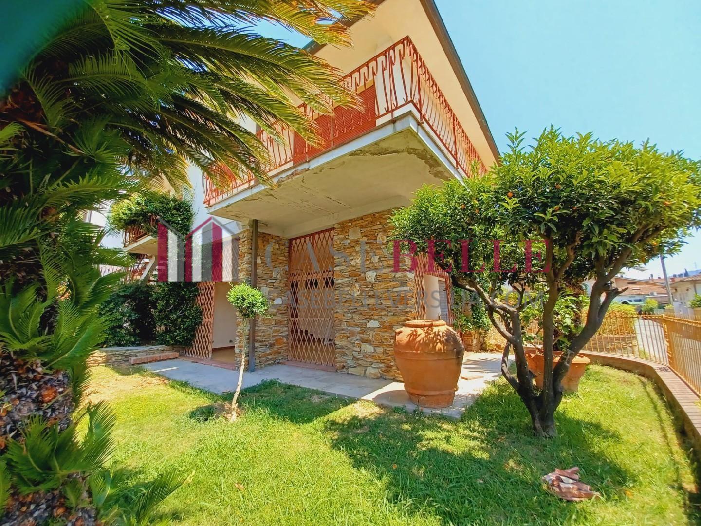 villetta a schiera angolare - Massarosa