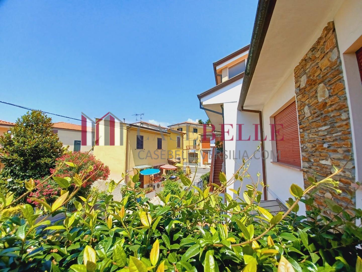 villetta a schiera angolare - Massarosa