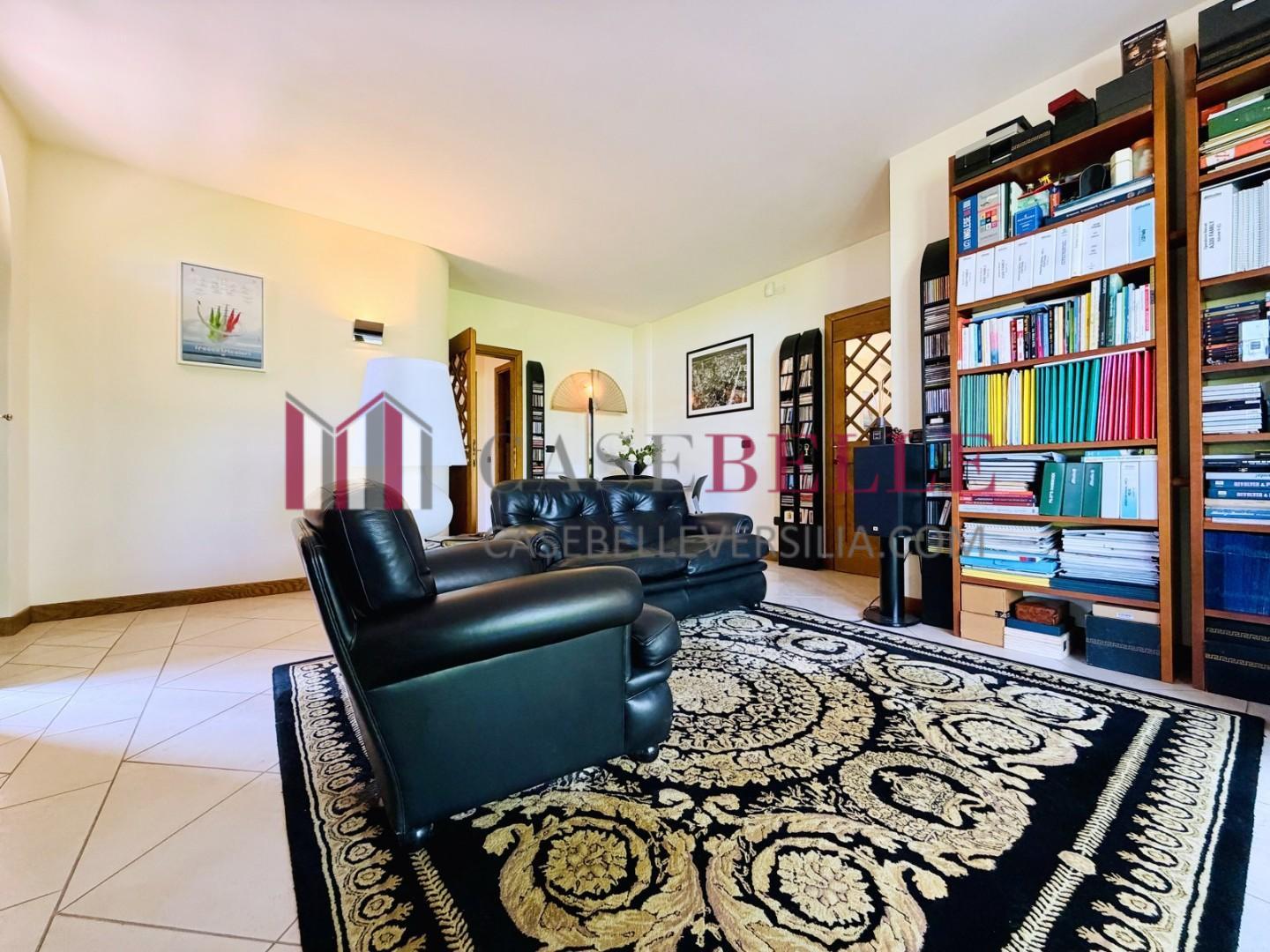 casa semindipendente - Camaiore