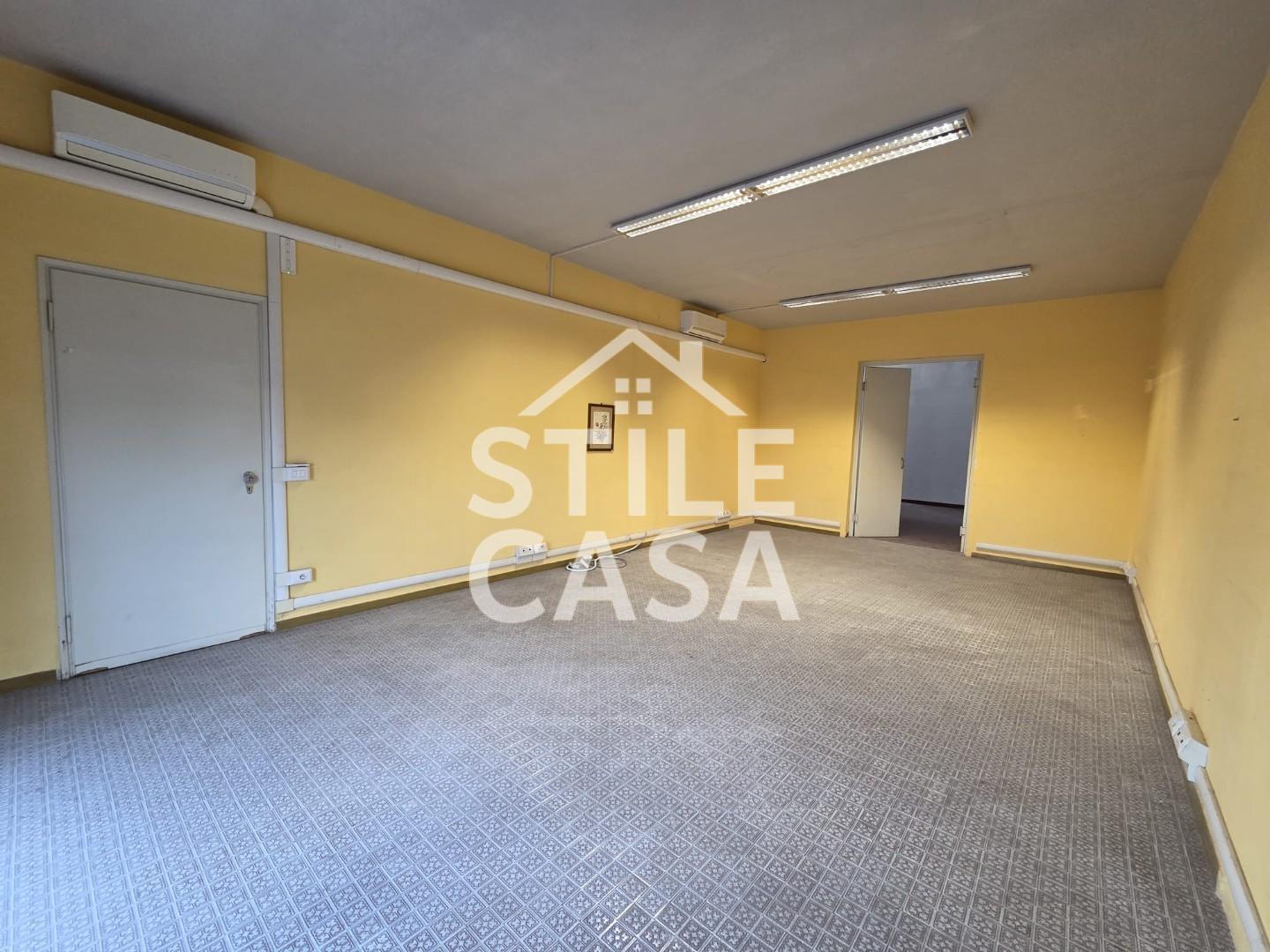 Fondo commerciale in 2 a Segromigno In Piano, Capannori (LU)