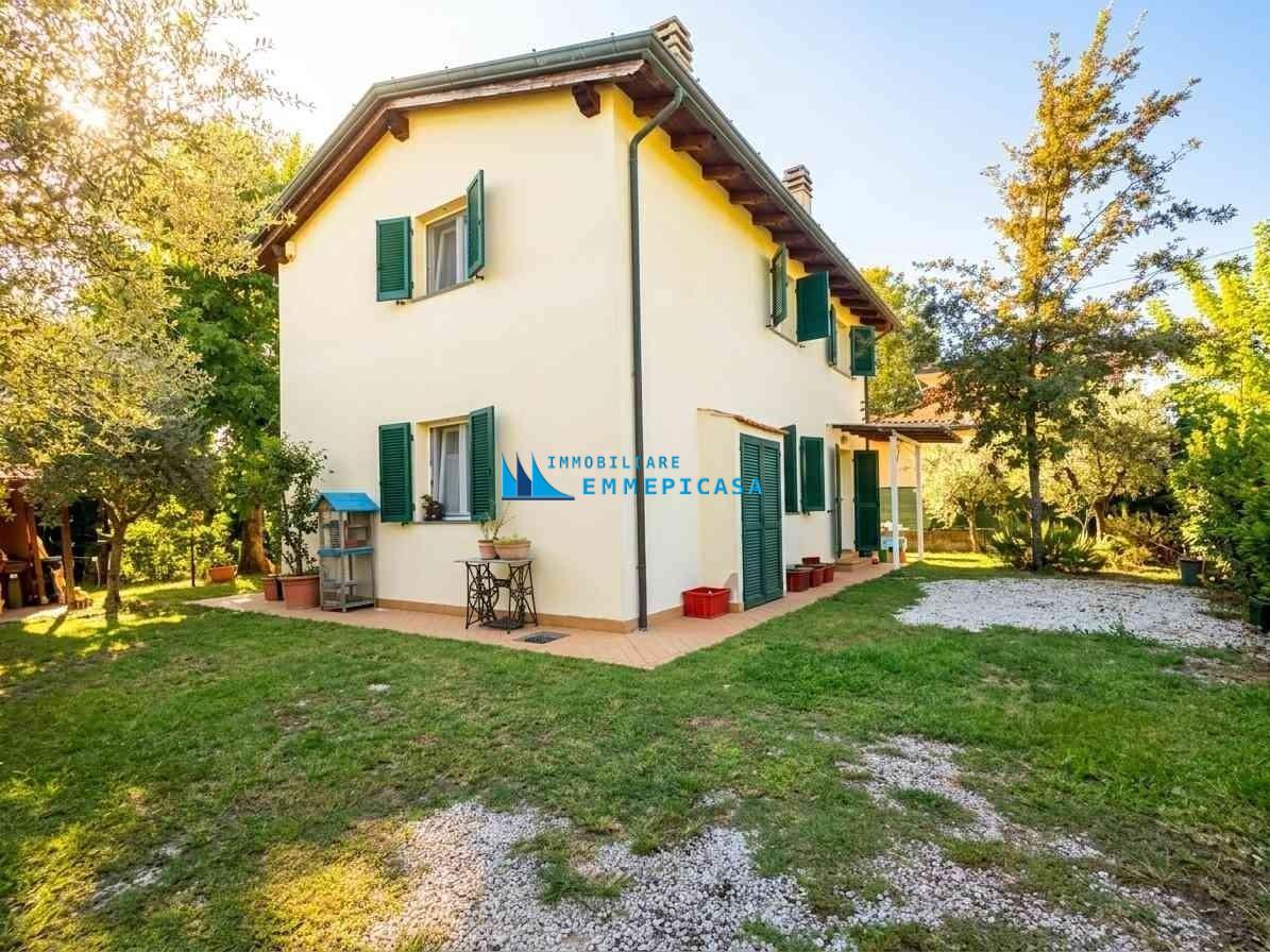 Casa indipendente in vendita a Cinquale, Montignoso (MS)