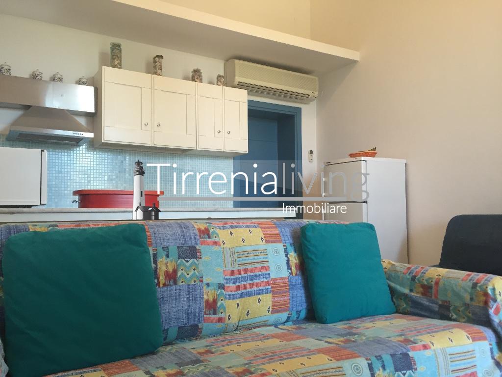 Apartment for holiday rentals, ref. A-365-E