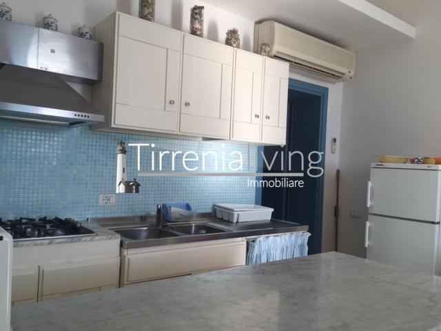 Apartment for holiday rentals, ref. A-365-E