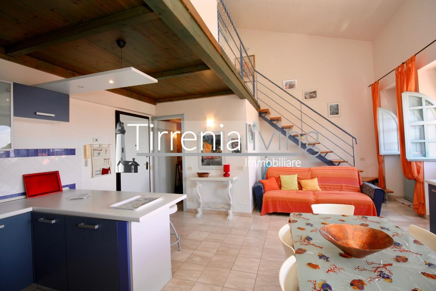 Apartment for holiday rentals, ref. C-264-E