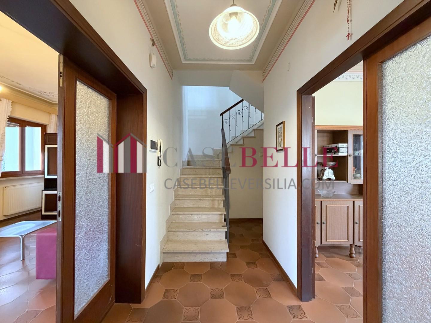 casa semindipendente - Camaiore