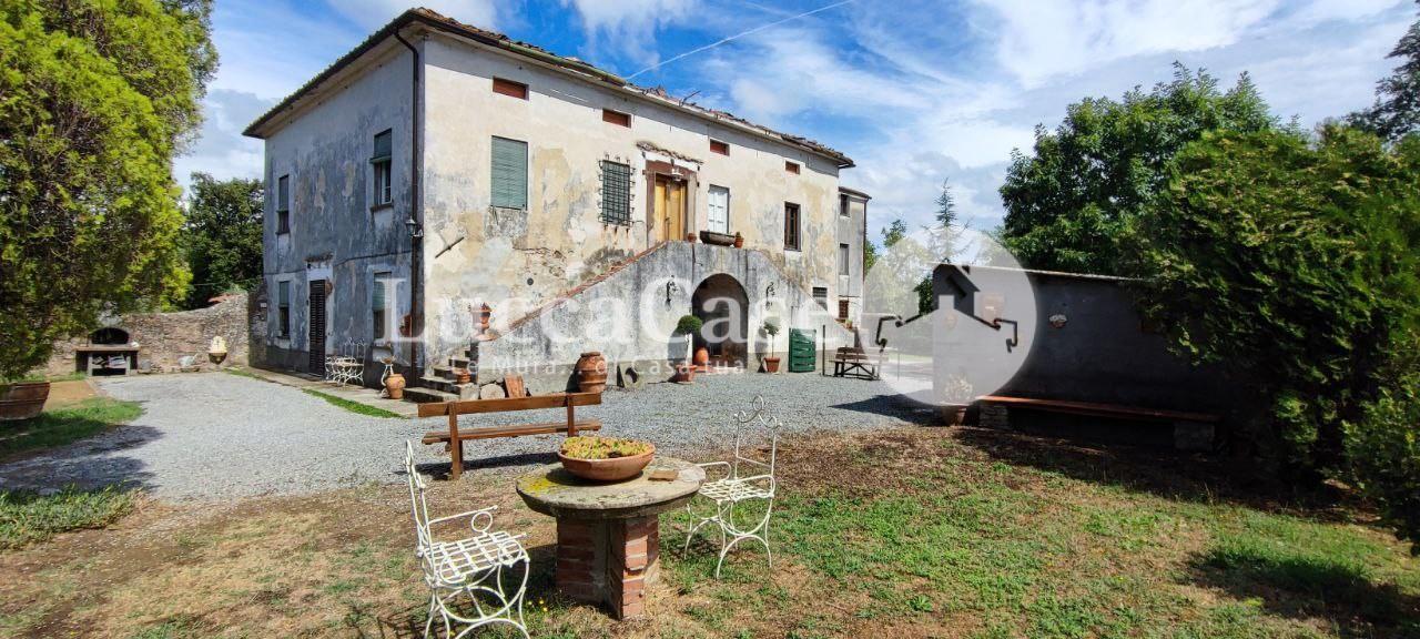 Villa for sale in Capannori (LU)