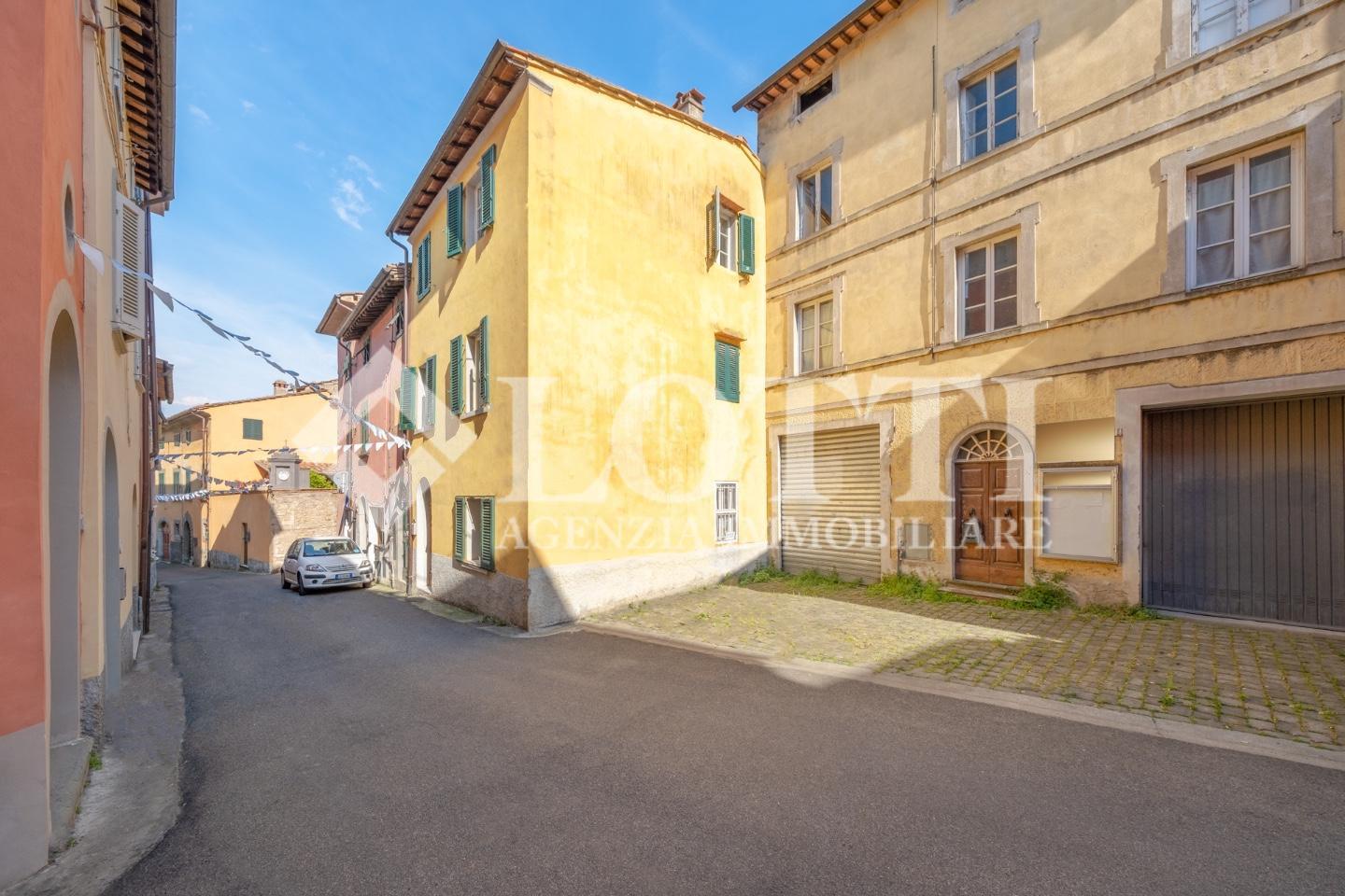Townhouses for sale in Buti (PI)