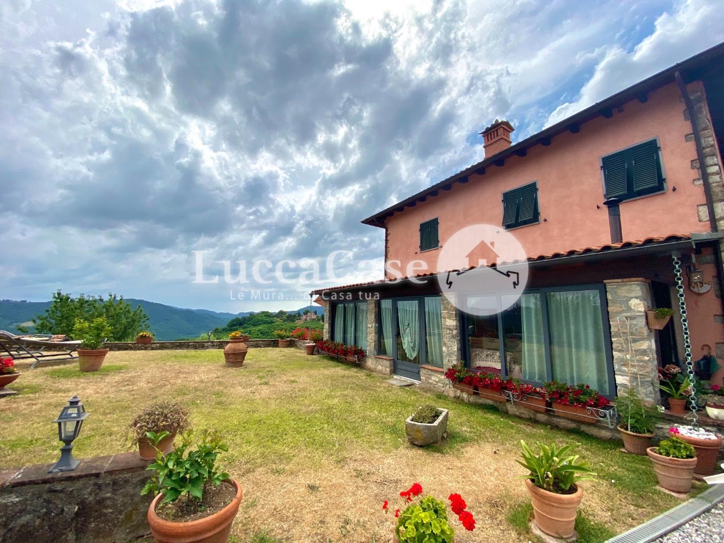 Farmhouse for sale in Pescaglia (LU)