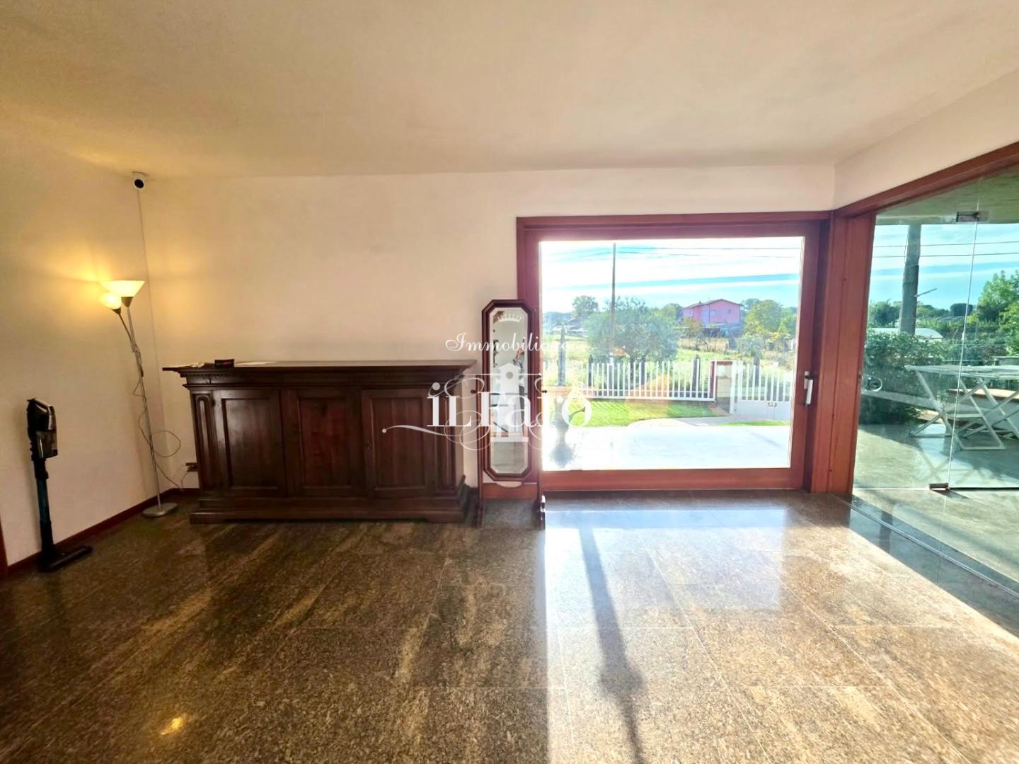 Casa indipendente in vendita a Lido Di Camaiore, Camaiore (LU)