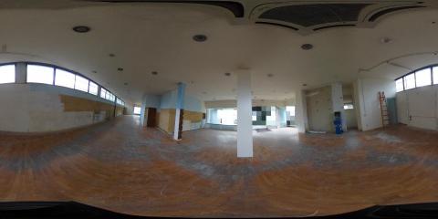 Locale comm.le/Fondo in affitto commerciale a Empoli (FI)