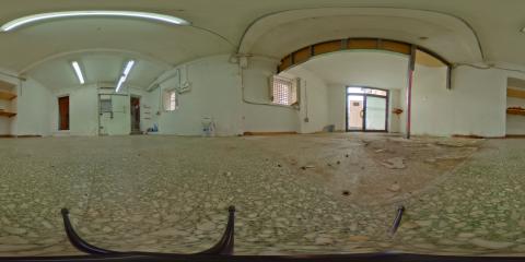 Locale comm.le/Fondo in affitto commerciale a Centro storico, Lucca (LU)