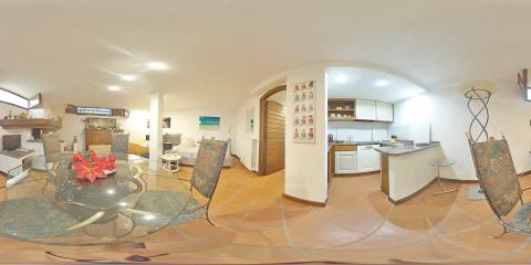 Porzione di casa in vendita a Lido Di Camaiore, Camaiore (LU)