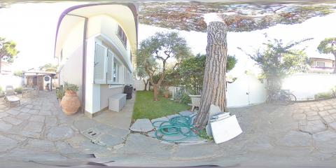 Porzione di casa in vendita a Lido Di Camaiore, Camaiore (LU)